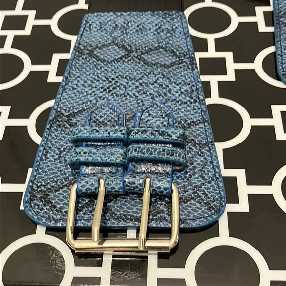 Blue and Black Faux Snakeskin S/M 34.75” Belt with Double Closure Silver Buckle - Picture 6 of 15
